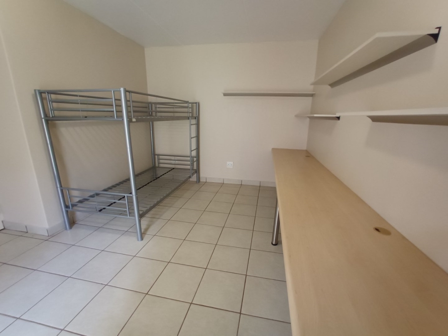 2 Bedroom Property for Sale in Kannoniers Park North West